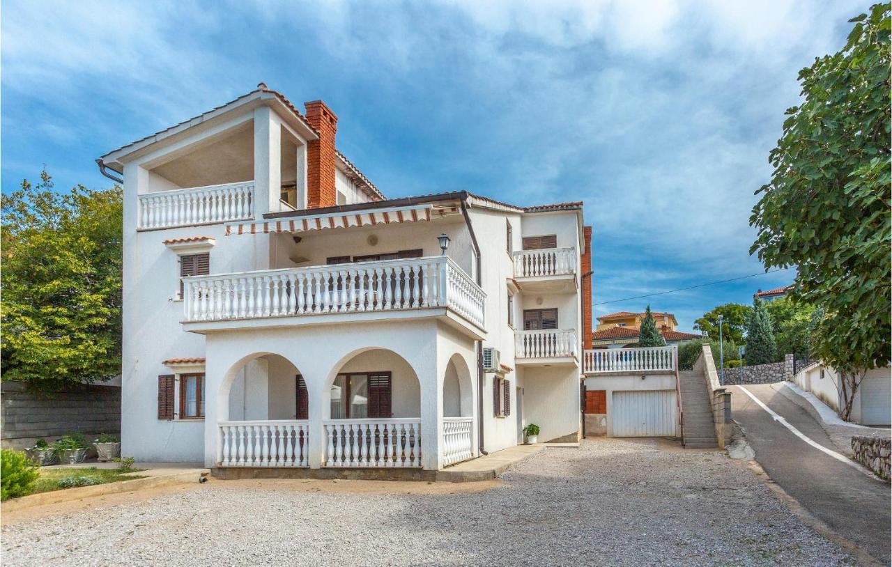 2 Bedroom Beautiful Apartment In Omisalj Omišalj Exterior foto